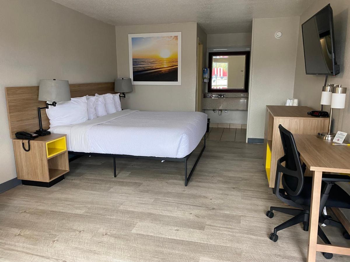 Days Inn By Wyndham Brunswick/St. Simons Area Eksteriør bilde