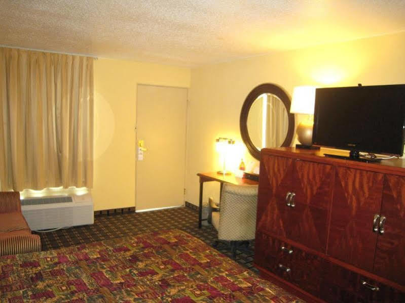 Days Inn By Wyndham Brunswick/St. Simons Area Eksteriør bilde